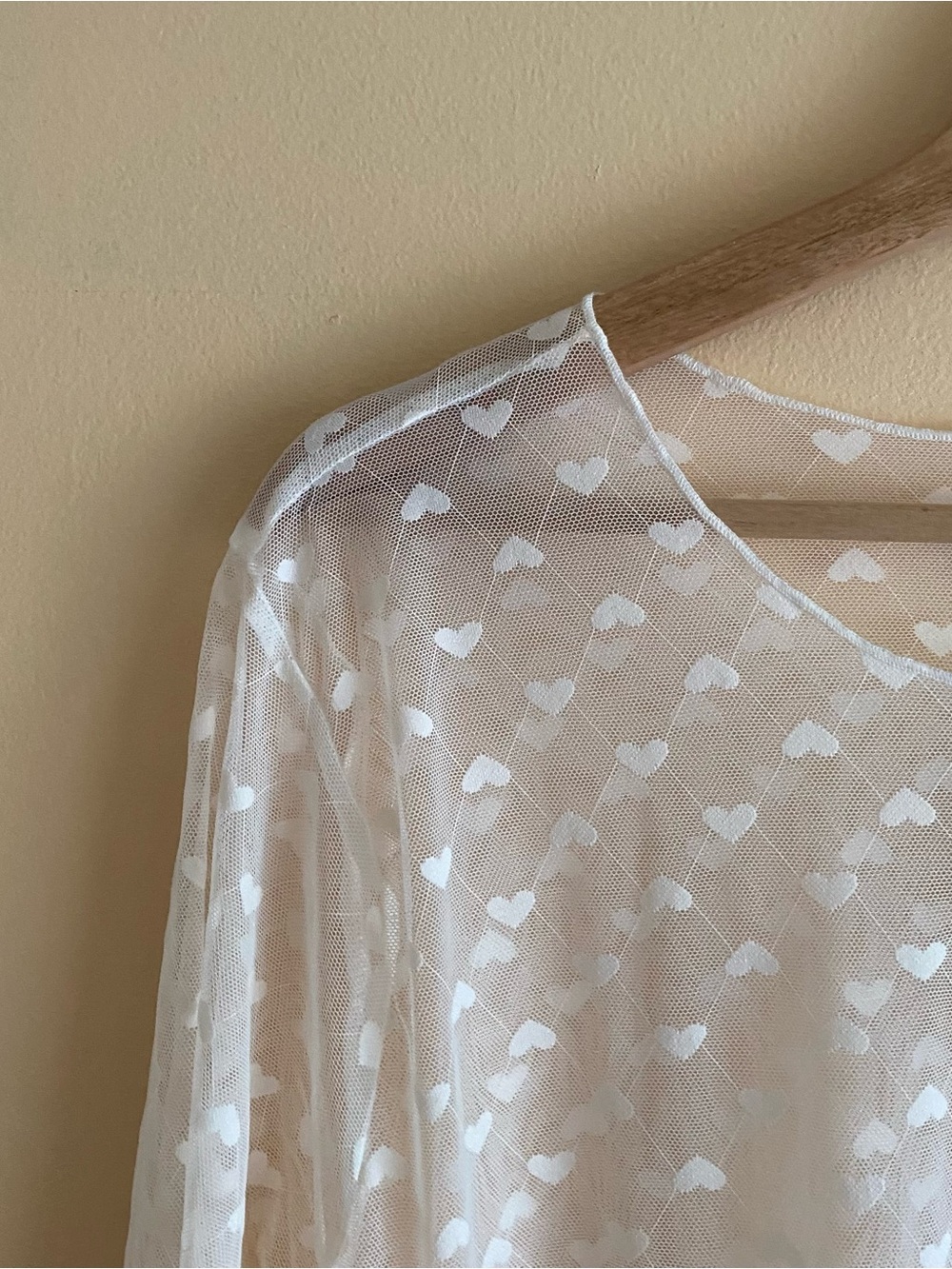 Torrid Sheer Heart Mesh Crew Neck Long Sleeve Top 4X Cream Festival 2025 NEW - Picture 4 of 14